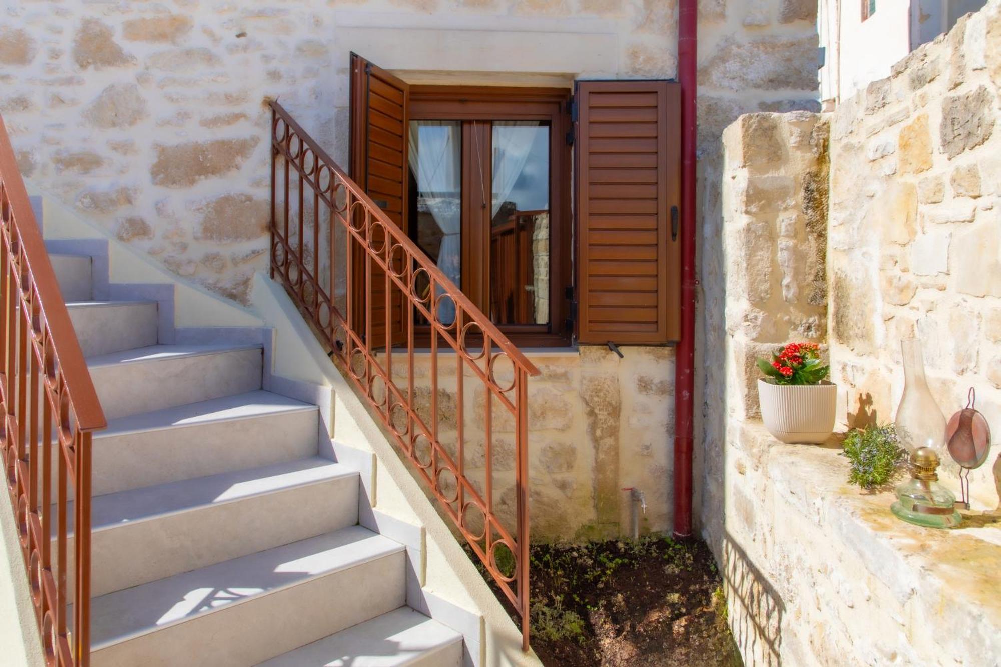 Asmani Apartment Kato Asites Exterior photo